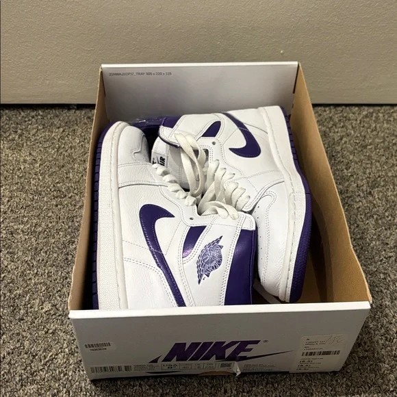 Nike Air High-Top Sneakers in White and Purple - Picture 6 of 6